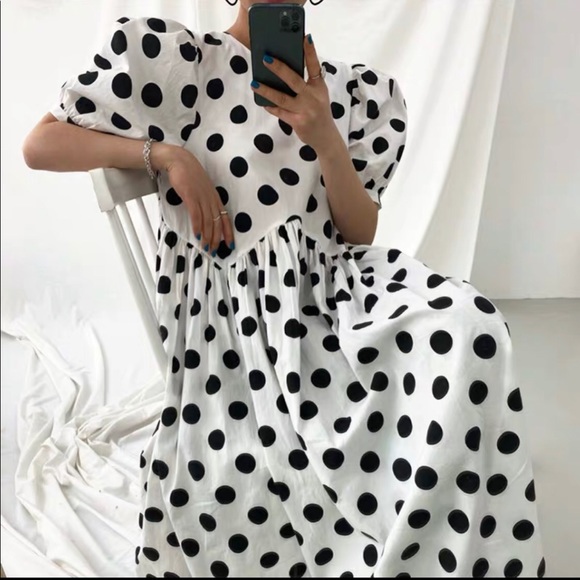 Dresses & Skirts - Polkadot puff sleeve summer dress